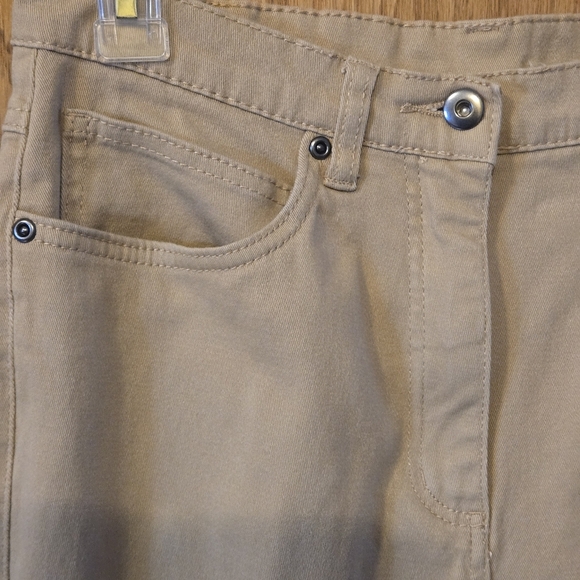 Tan Straight Leg Cropped Pants Unknown Brand Women's 8 Back Embroidery & Studs - Picture 4 of 13